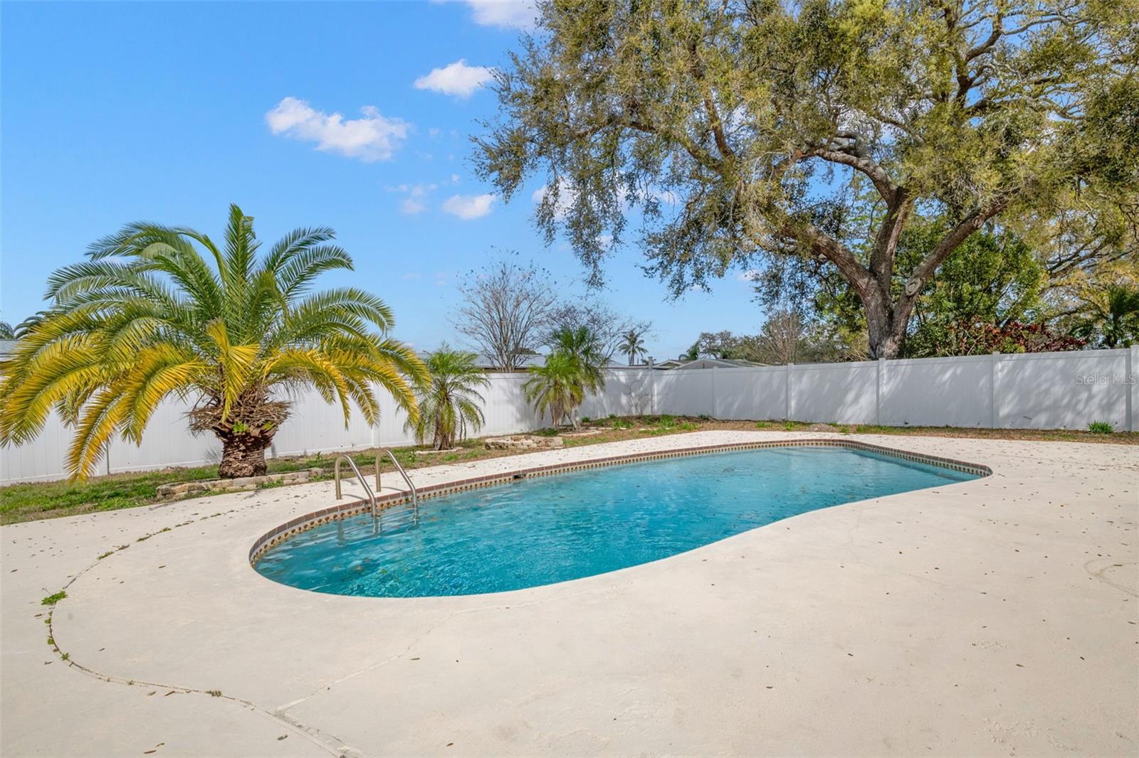 Image 20 of 25 For 12947 88th Avenue