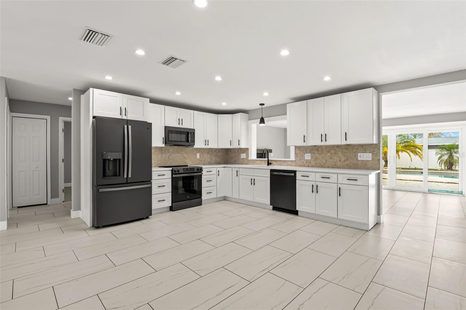 Image 3 of 25 For 12947 88th Avenue