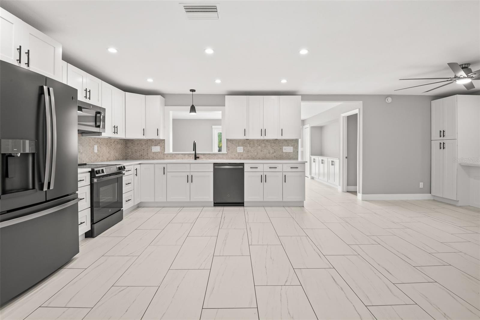 Image 4 of 25 For 12947 88th Avenue