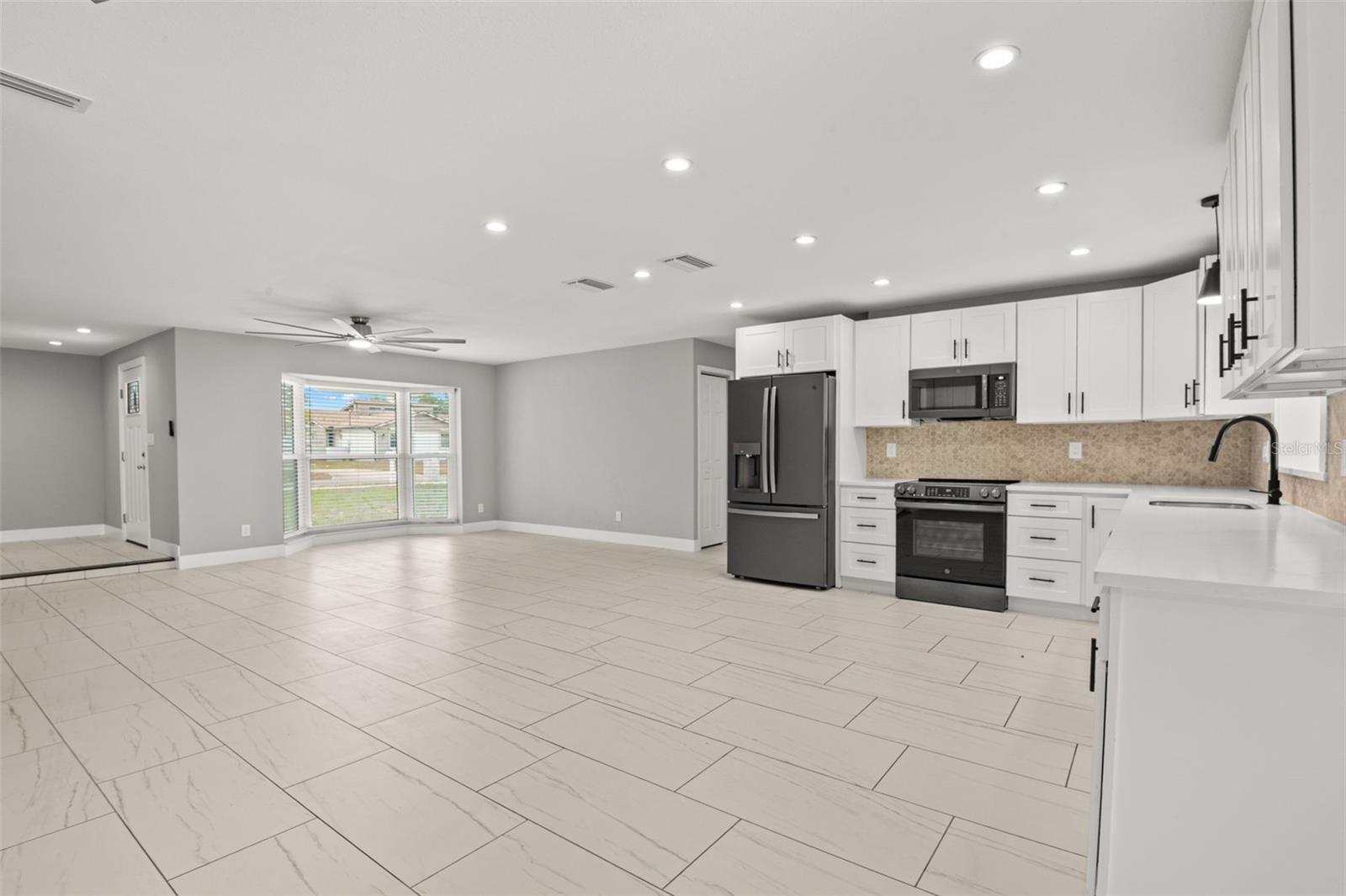 Image 6 of 25 For 12947 88th Avenue