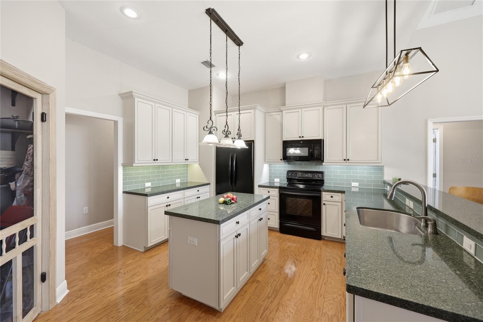 Image 21 of 62 For 10320 17th Place