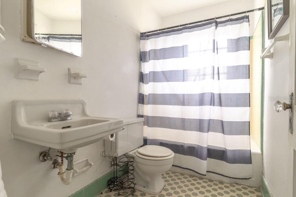 Image 9 of 13 For 1119 25th Avenue