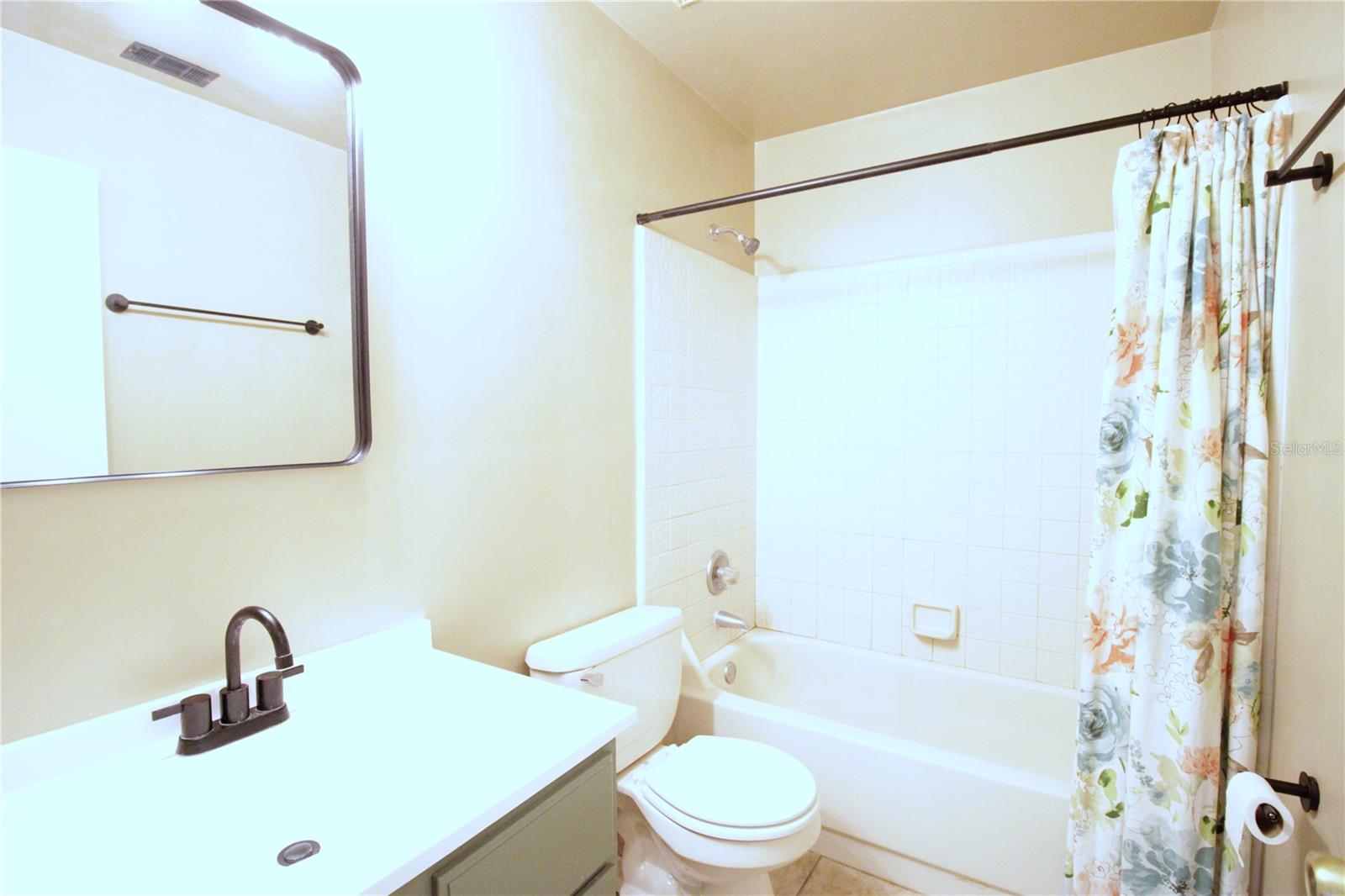 Image 17 of 19 For 900 62nd Boulevard K72