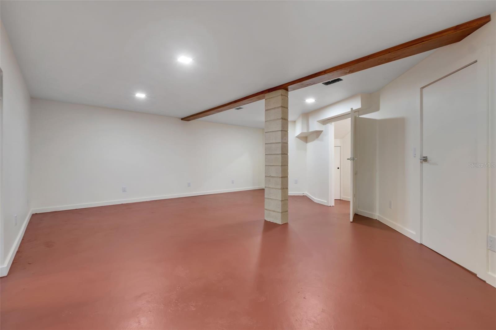 Image 39 of 54 For 2804 Glennis Court