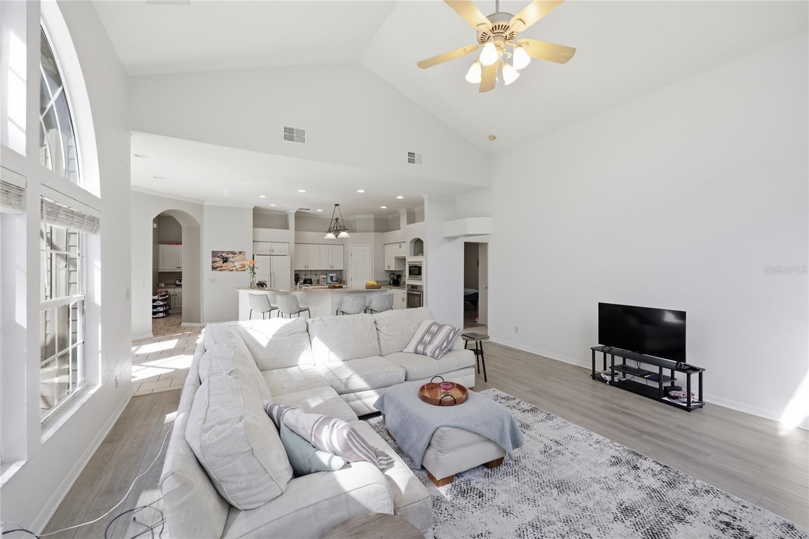 Image 17 of 57 For 9605 33rd Lane