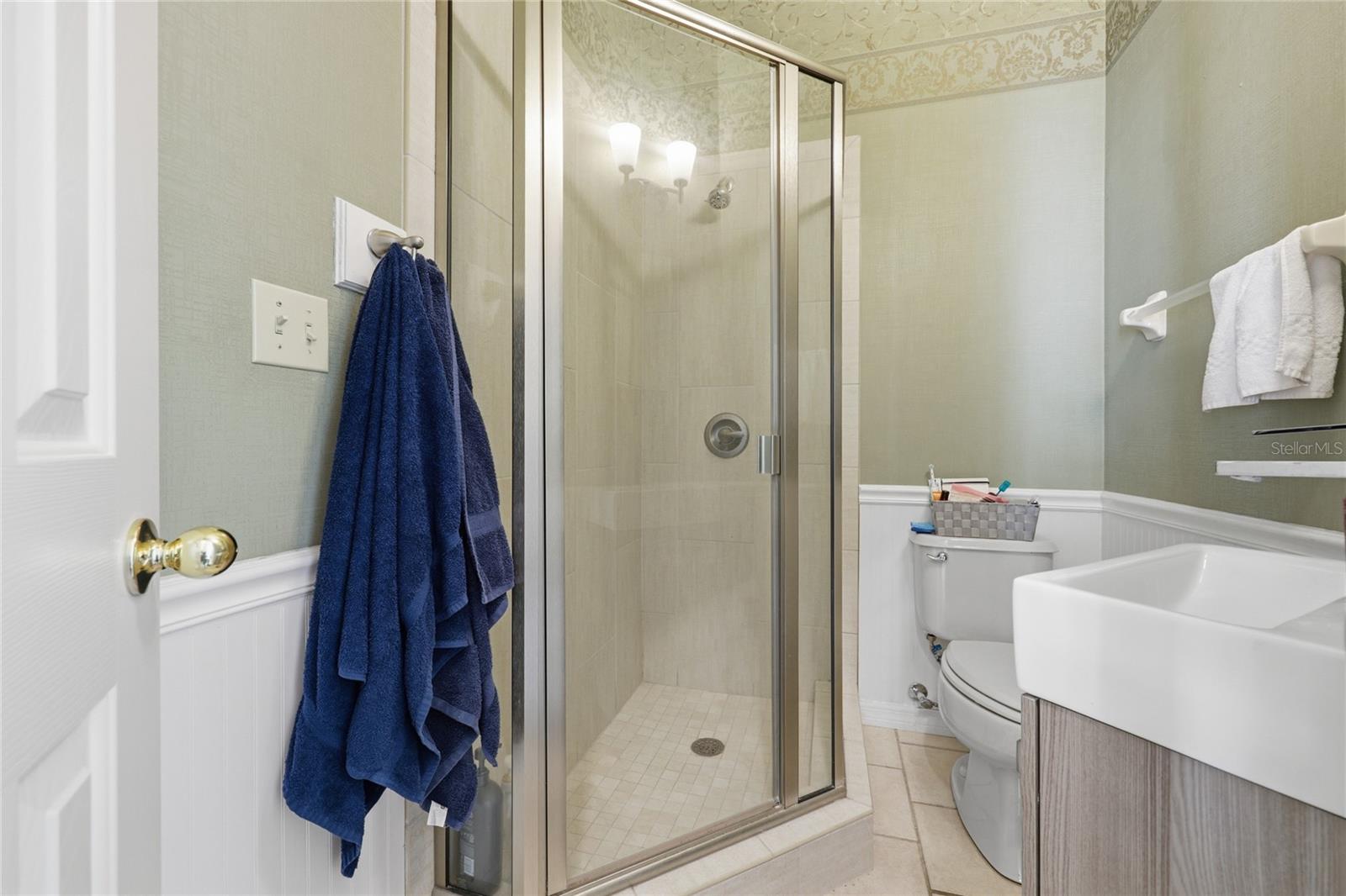 Image 31 of 57 For 9605 33rd Lane