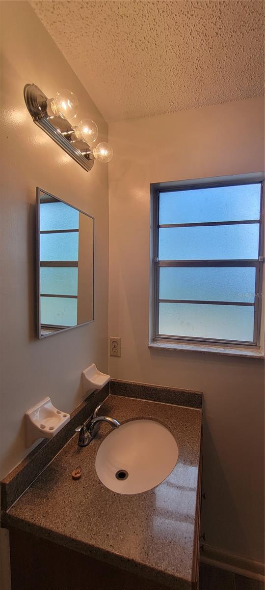 Image 20 of 31 For 4243 20th Terrace