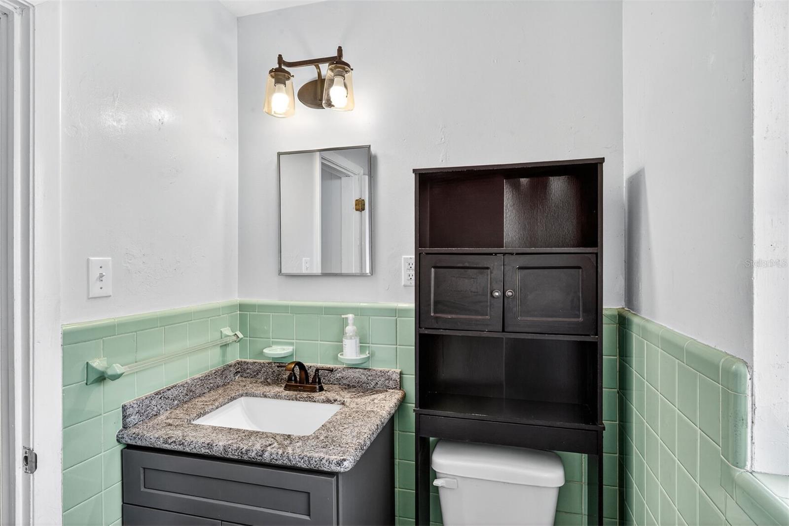 Listing photo id 15 for 2200 16th Terrace