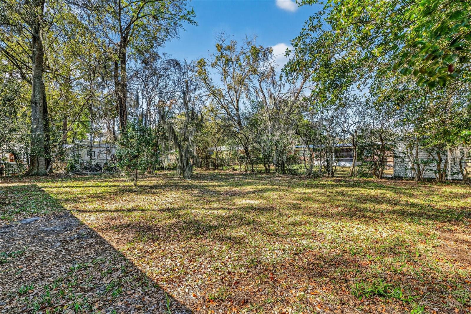 Listing photo id 19 for 2200 16th Terrace