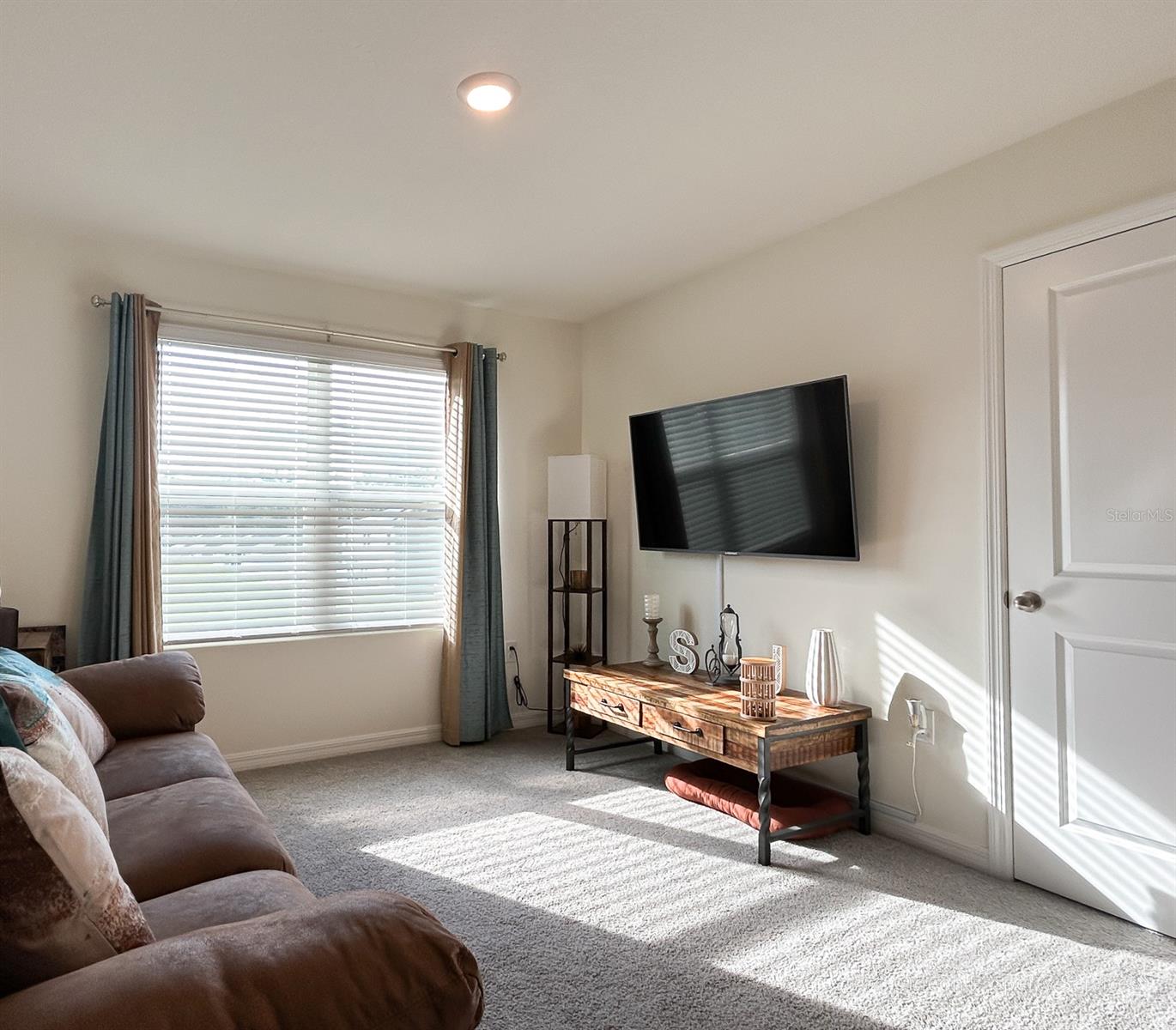 Image 23 of 36 For 16372 190th Street