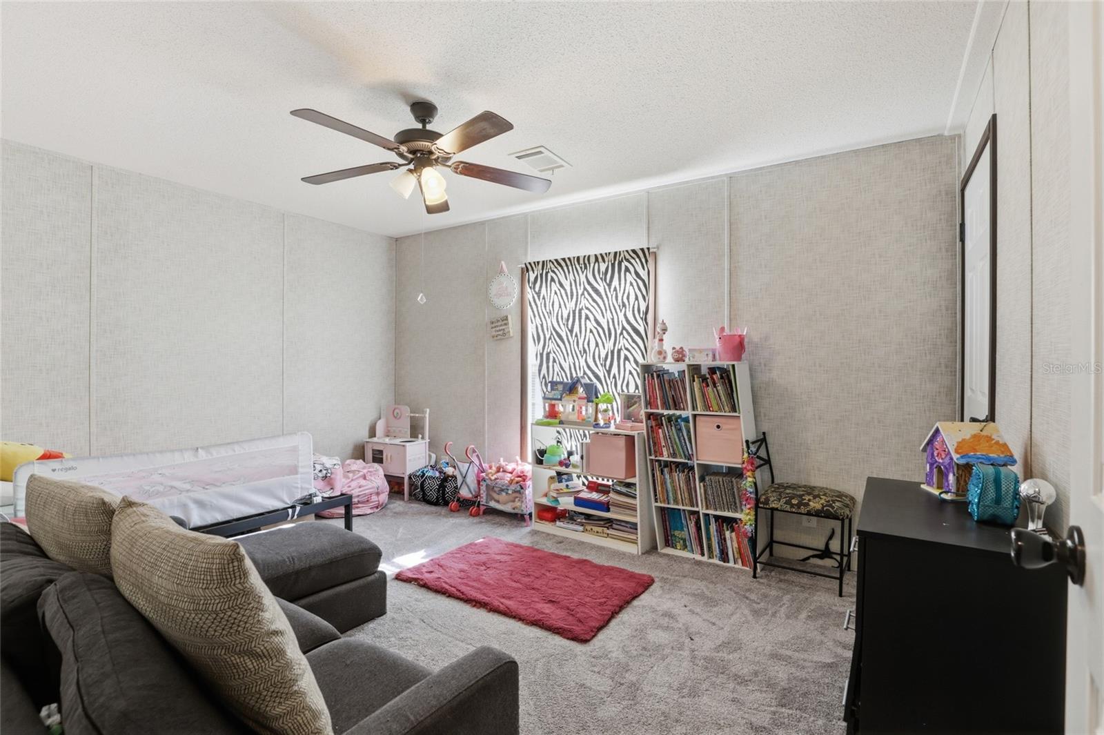 Listing photo id 12 for 710 Scout Glen