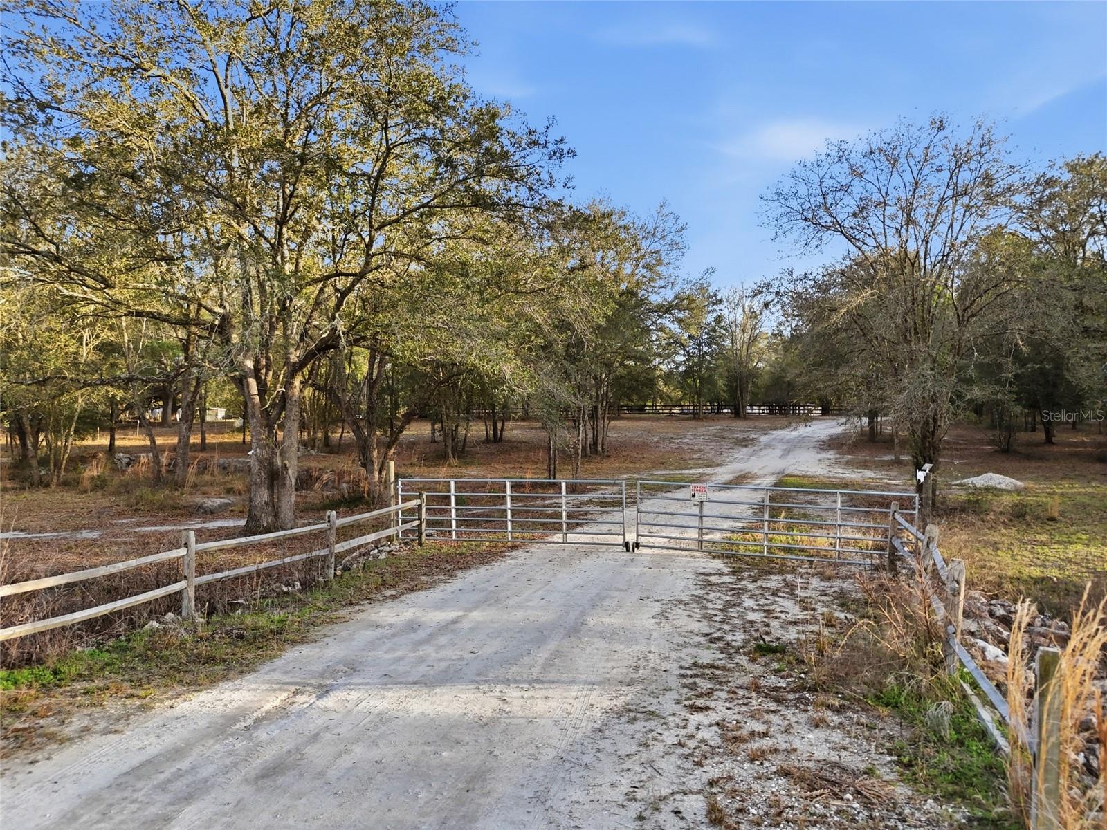 Listing photo id 28 for 710 Scout Glen