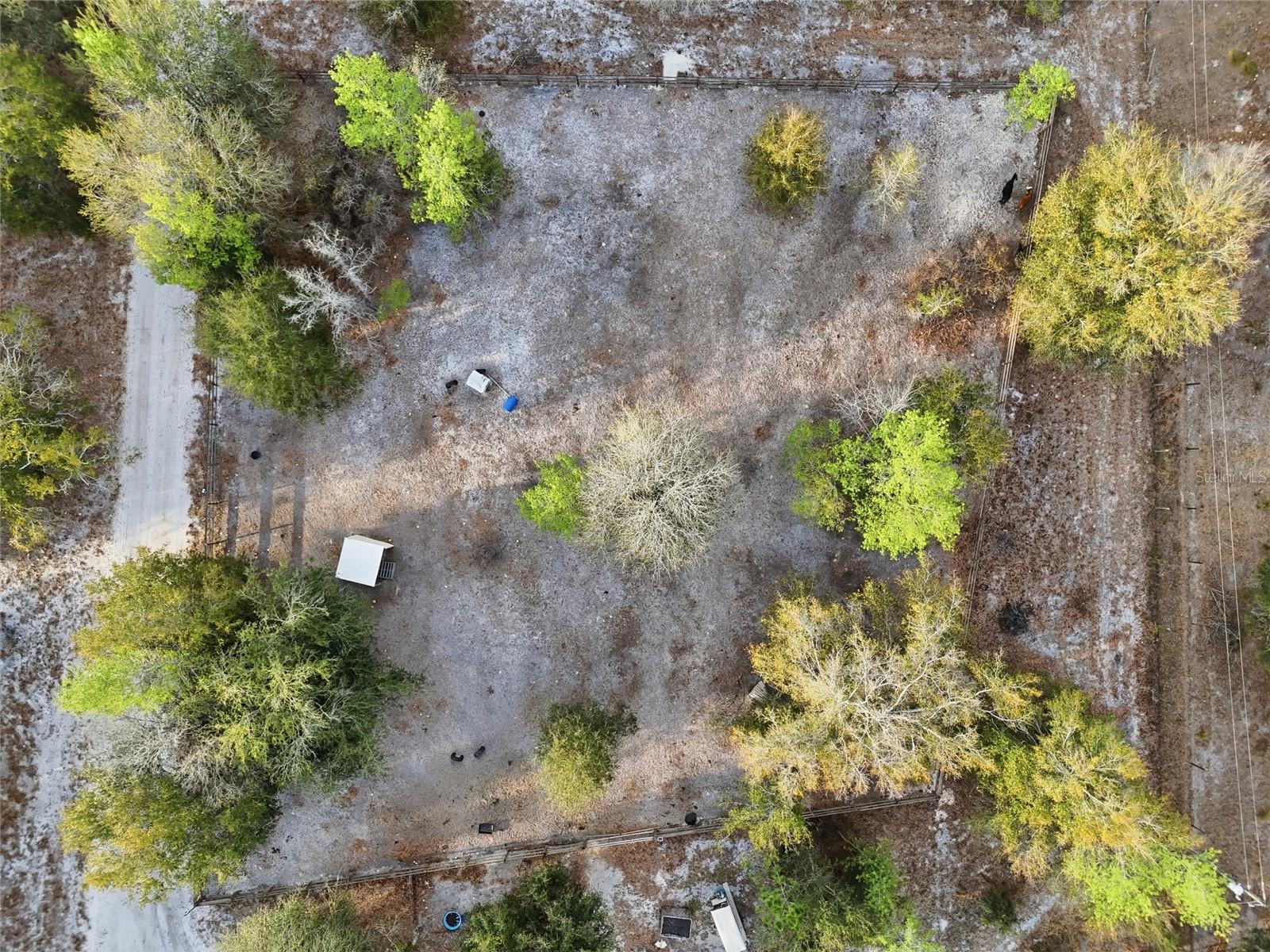 Listing photo id 29 for 710 Scout Glen