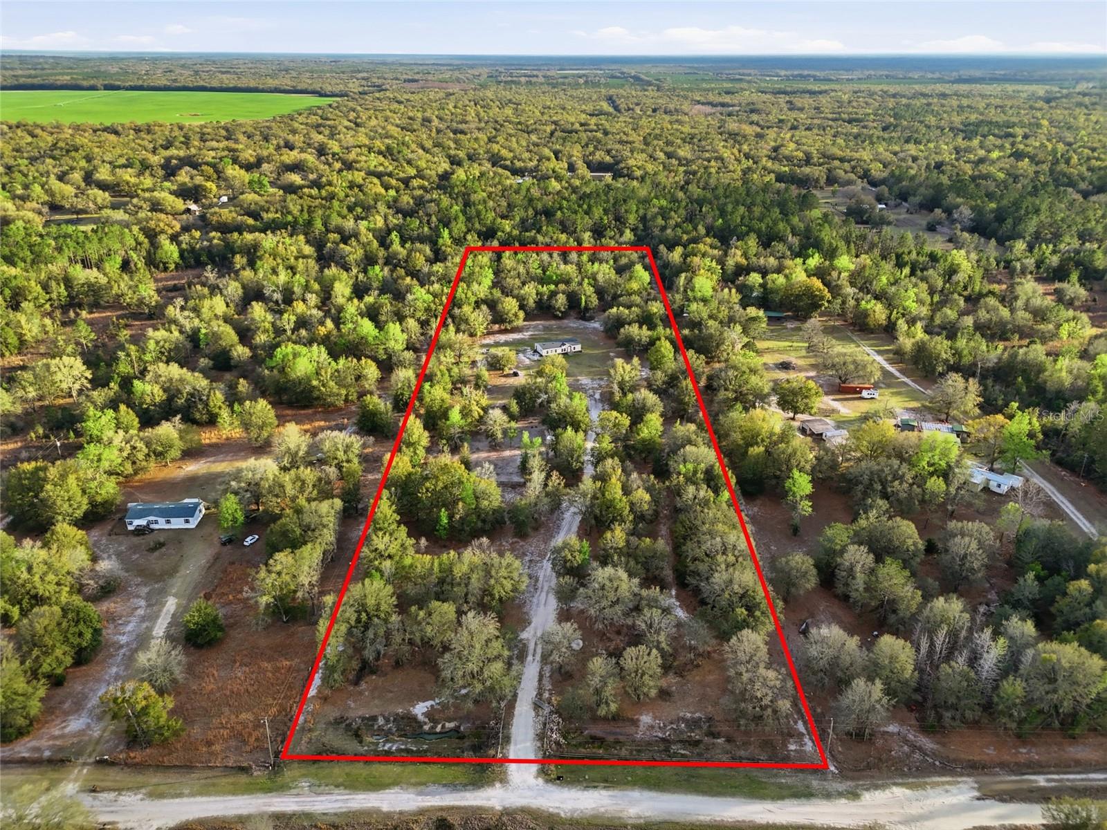 Listing photo id 30 for 710 Scout Glen