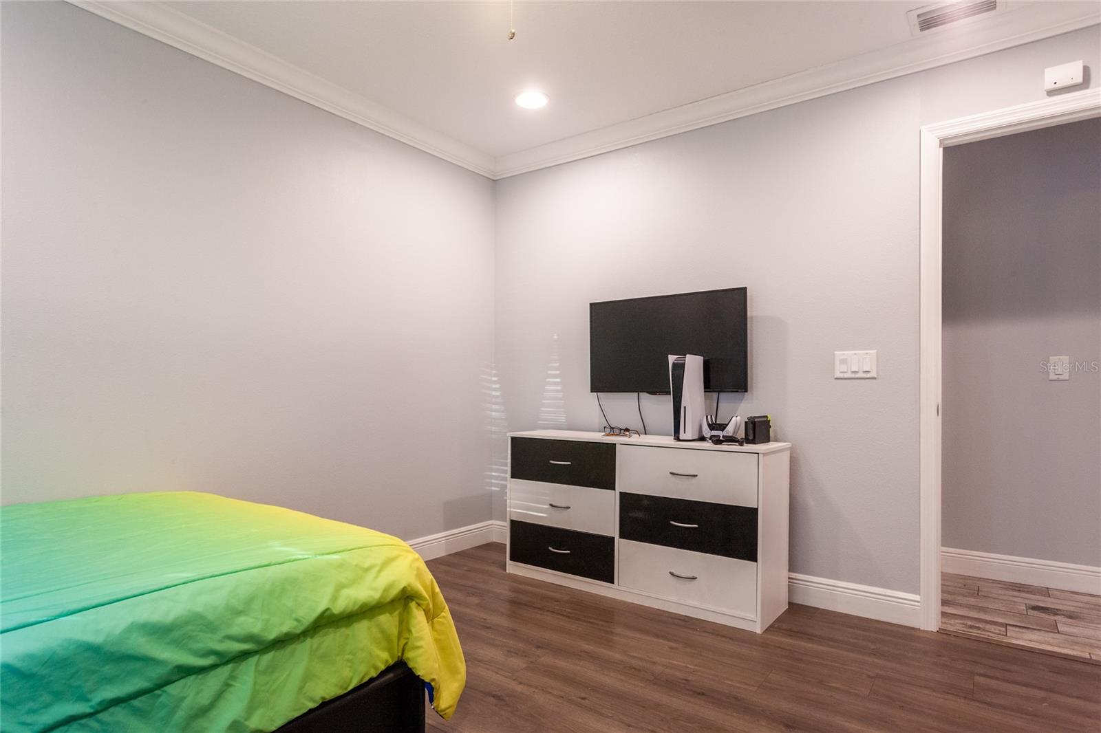 Image 23 of 30 For 15540 5th Street