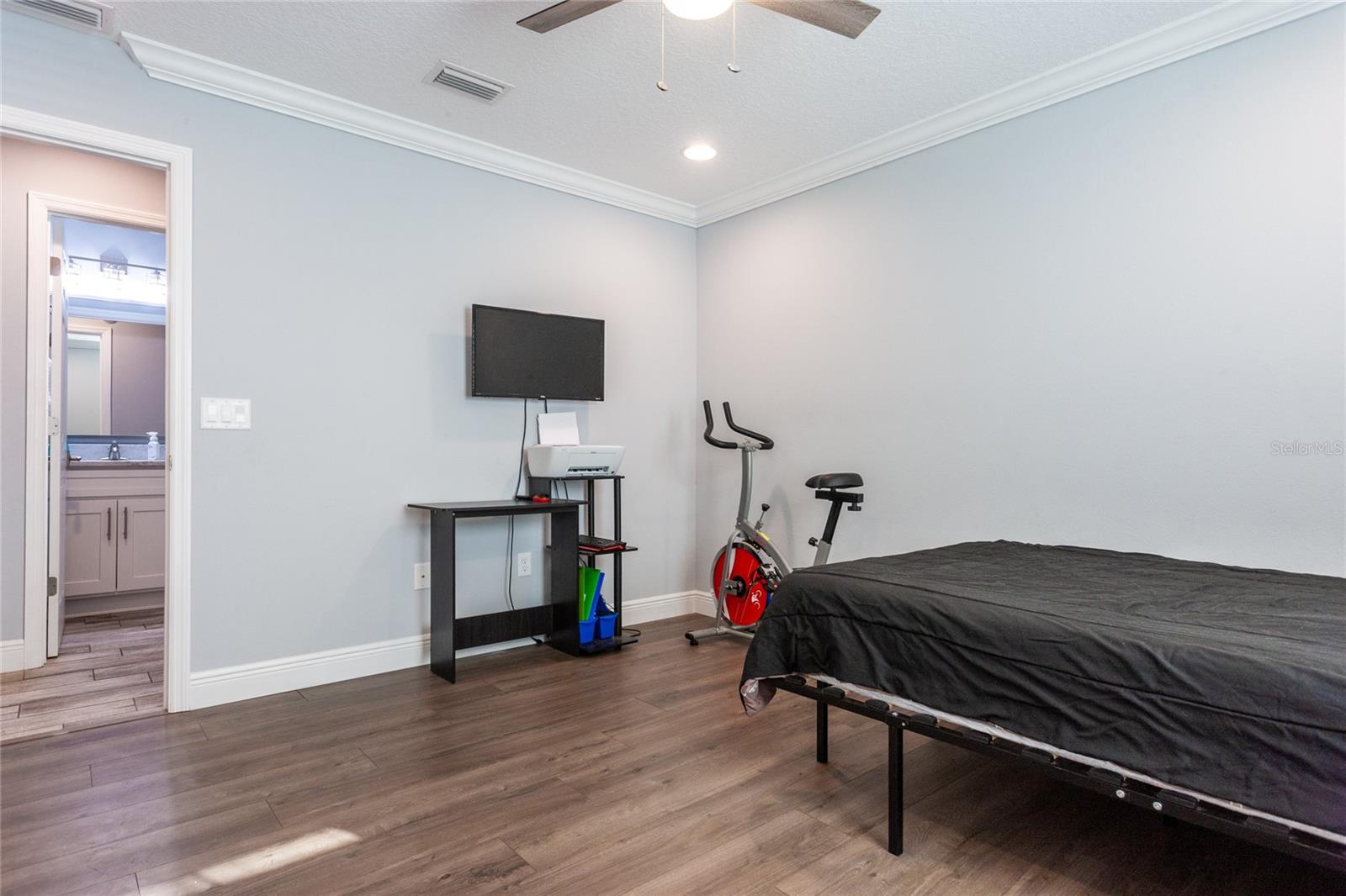 Image 27 of 30 For 15540 5th Street