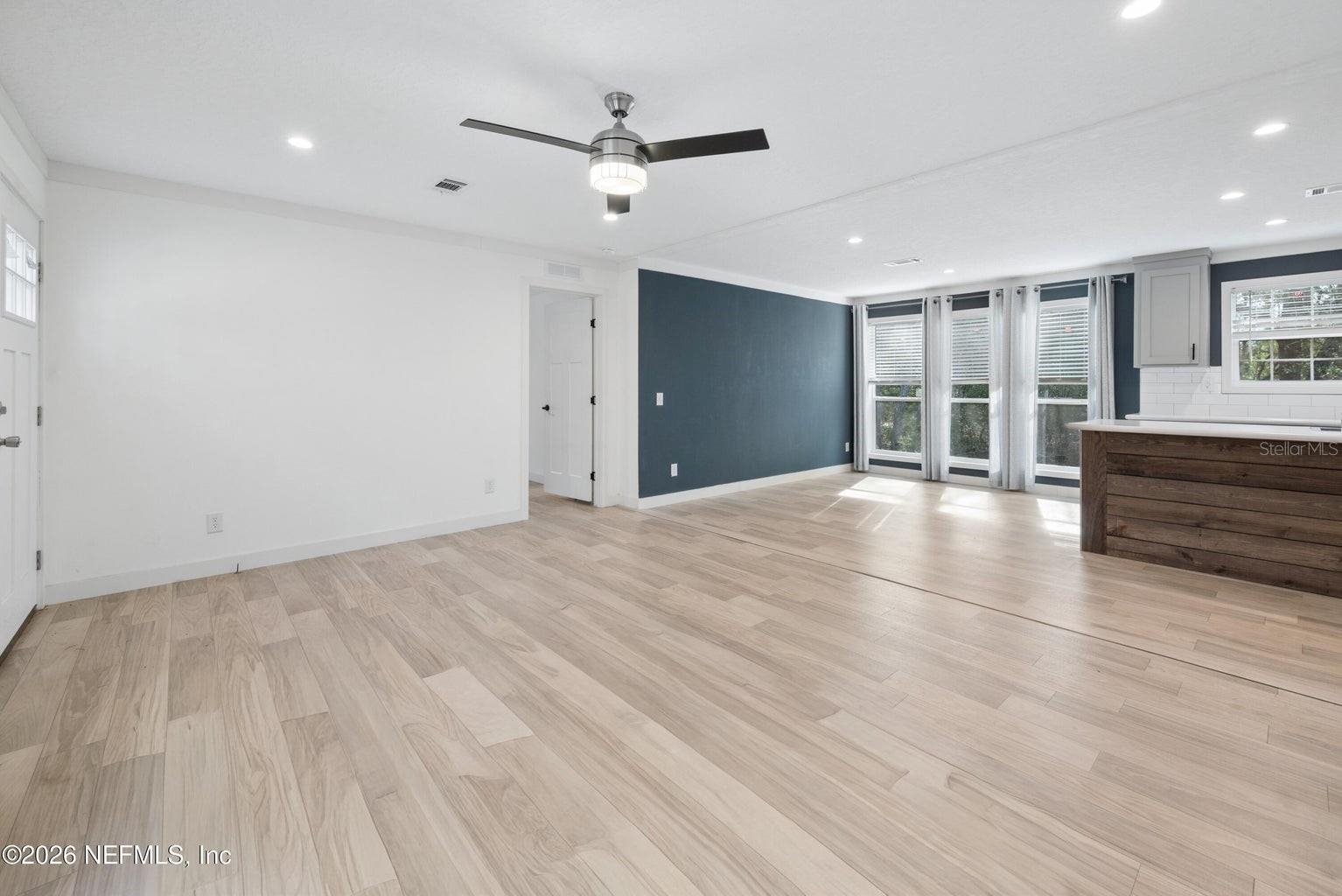 Image 5 of 37 For 7577 Hot Springs Court