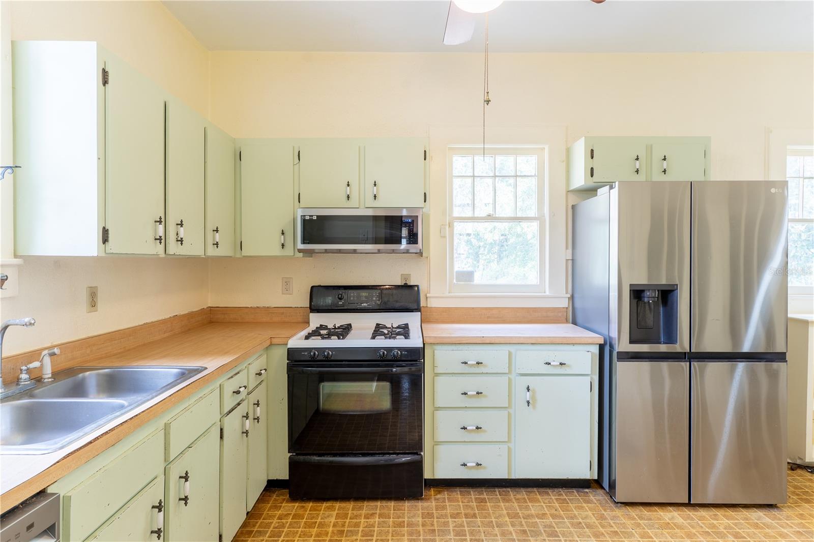 Image 18 of 41 For 1106 4th Street