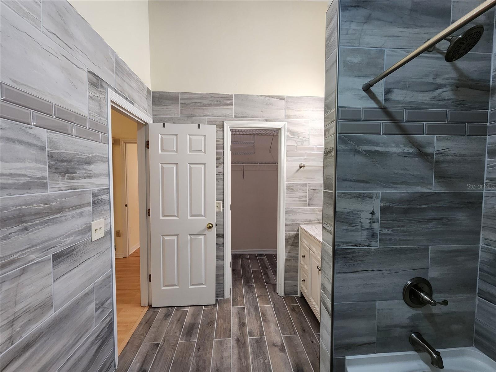 Image 29 of 46 For 5026 94 Street