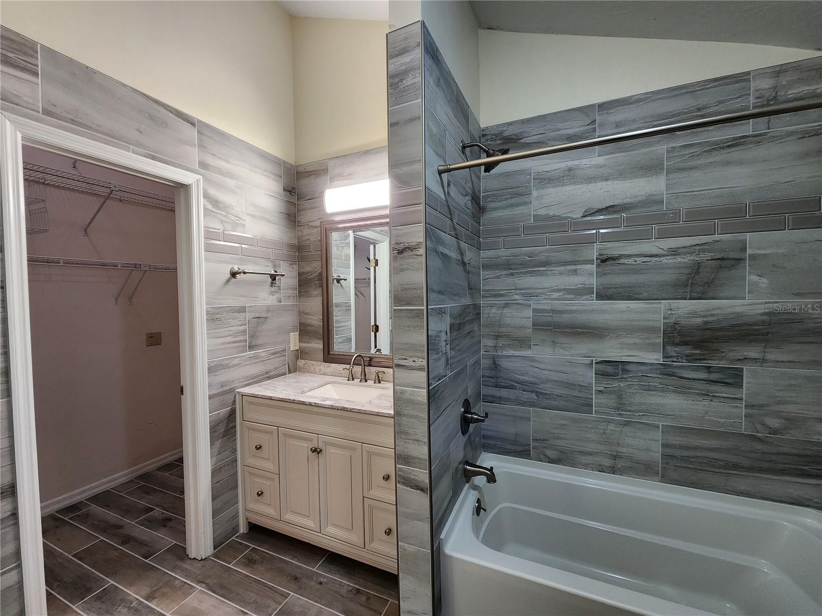 Image 31 of 46 For 5026 94 Street