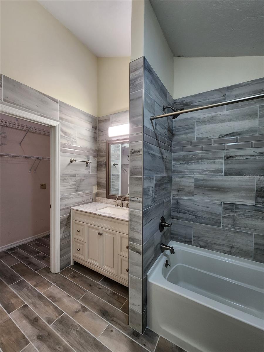 Image 32 of 46 For 5026 94 Street