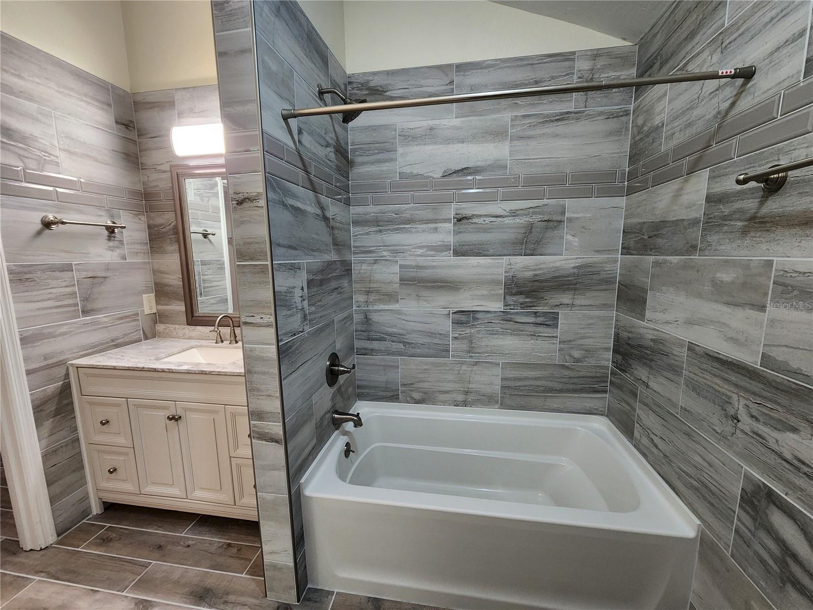 Image 33 of 46 For 5026 94 Street