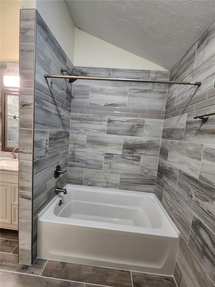 Image 34 of 46 For 5026 94 Street