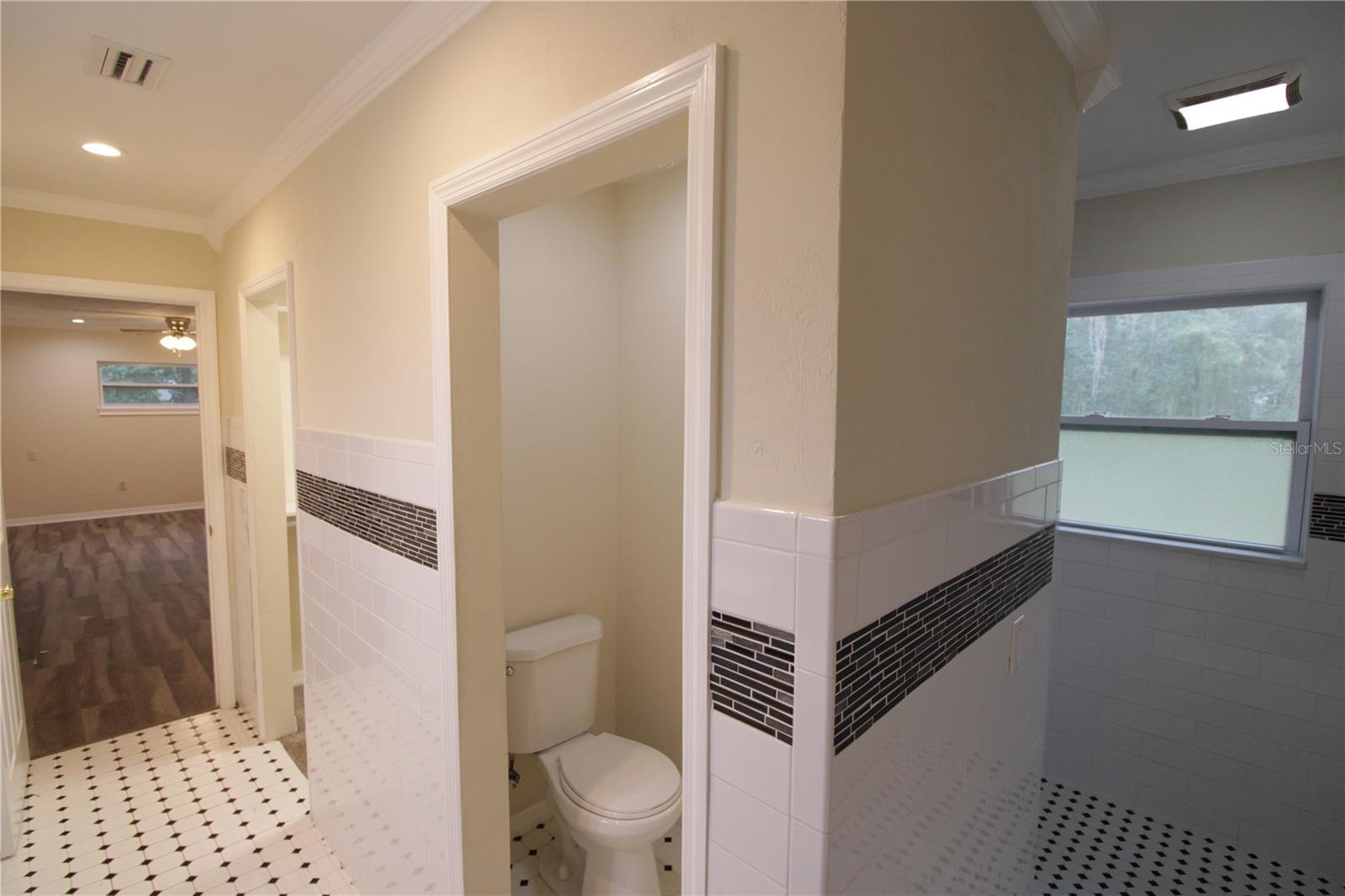 Image 22 of 25 For 10907 24th Avenue