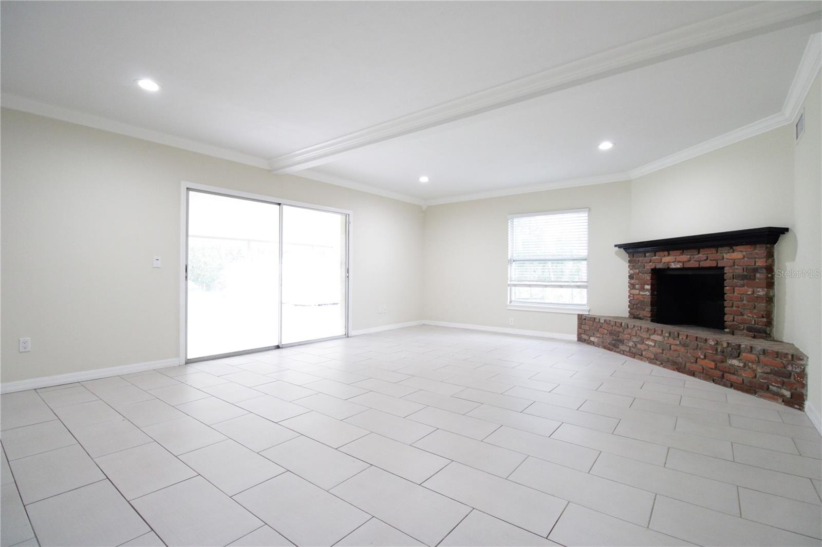 Image 7 of 25 For 10907 24th Avenue