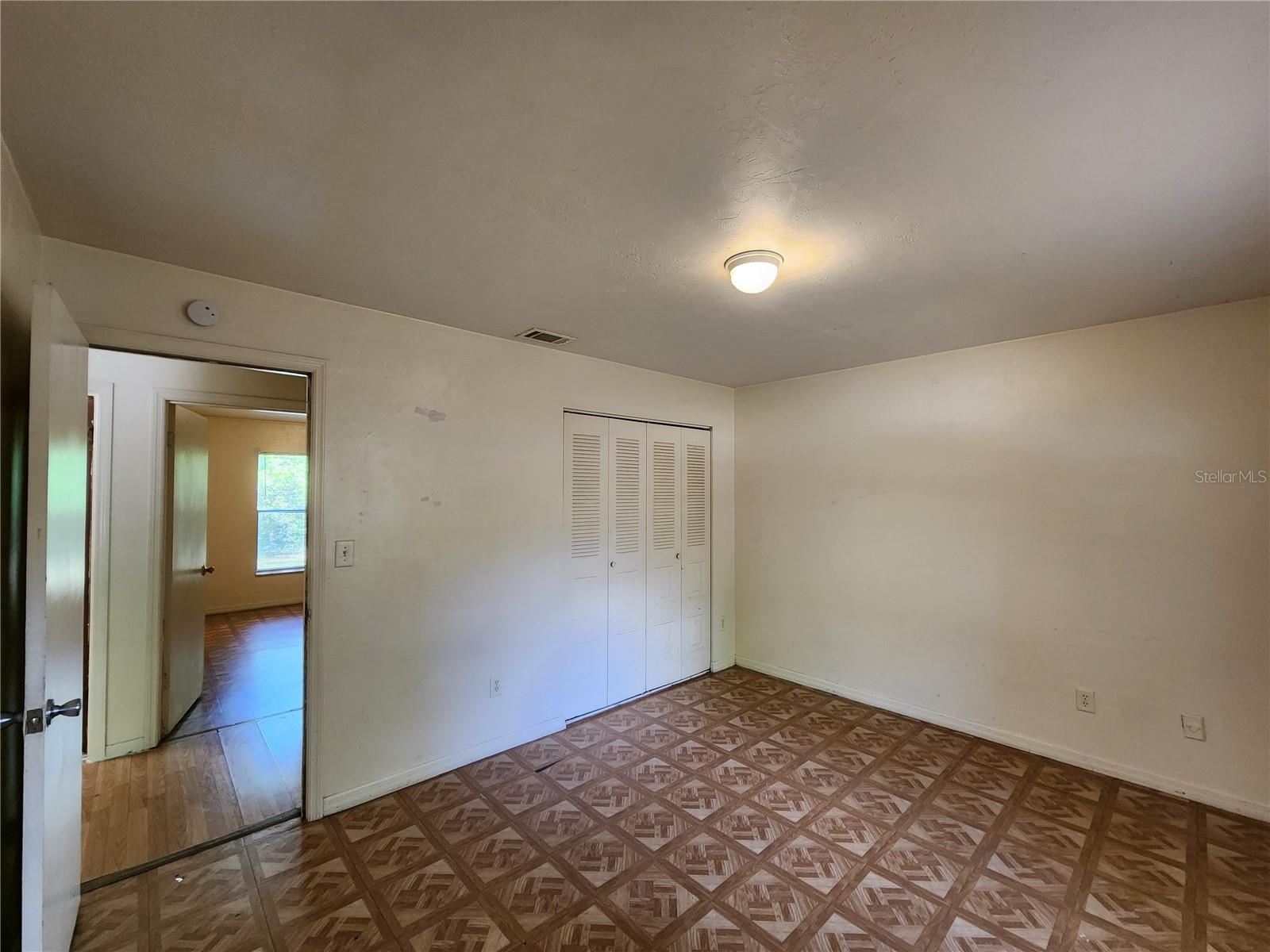 Image 14 of 25 For 4021 37 Street C