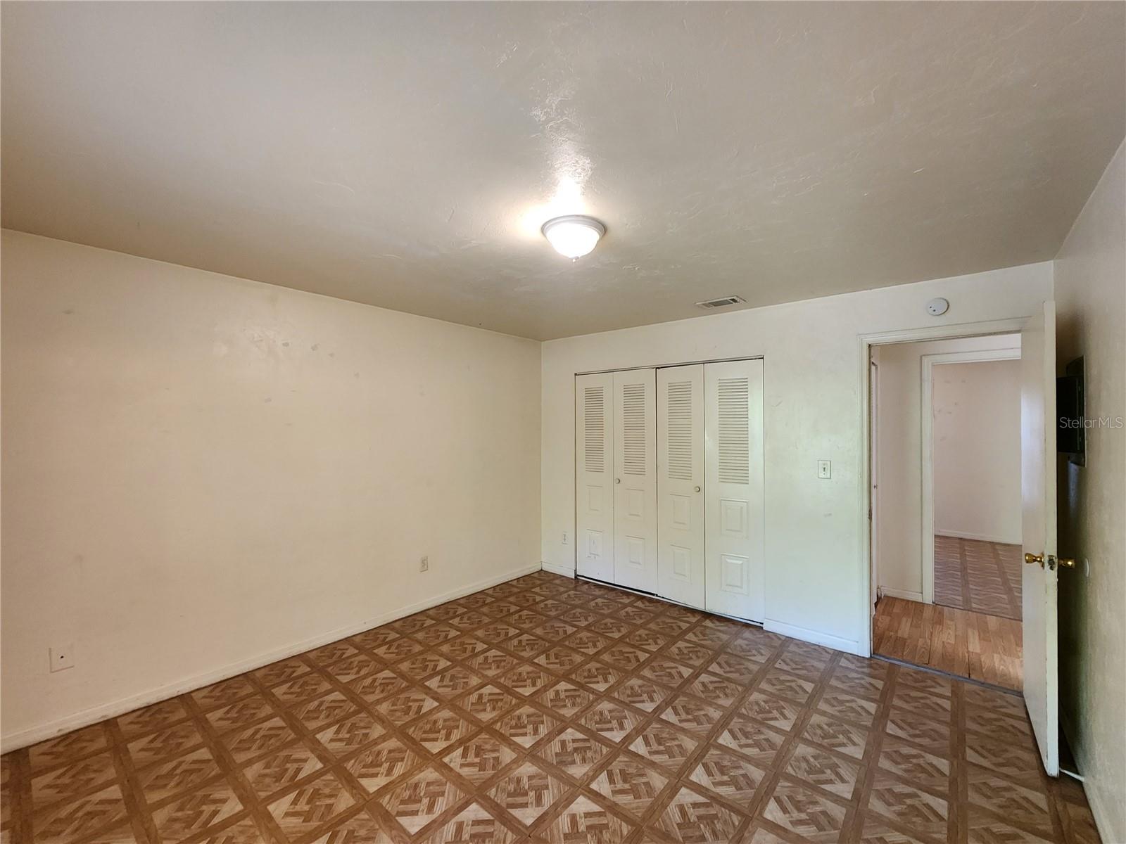 Image 22 of 25 For 4021 37 Street C