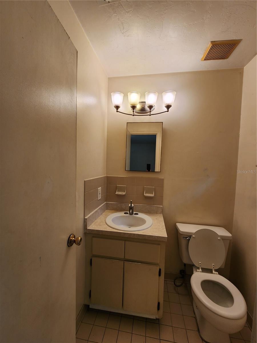 Image 23 of 25 For 4021 37 Street C