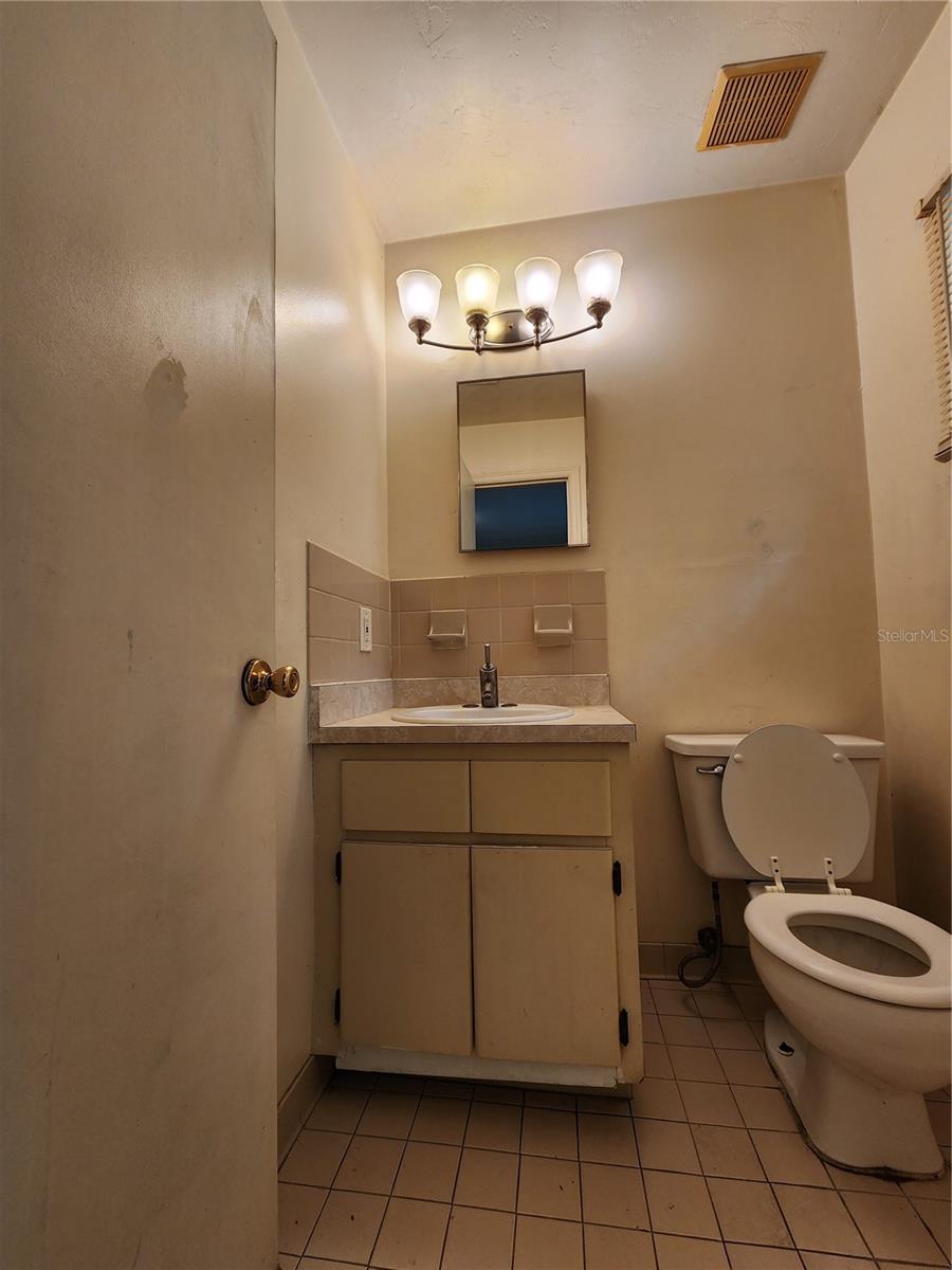 Image 24 of 25 For 4021 37 Street C