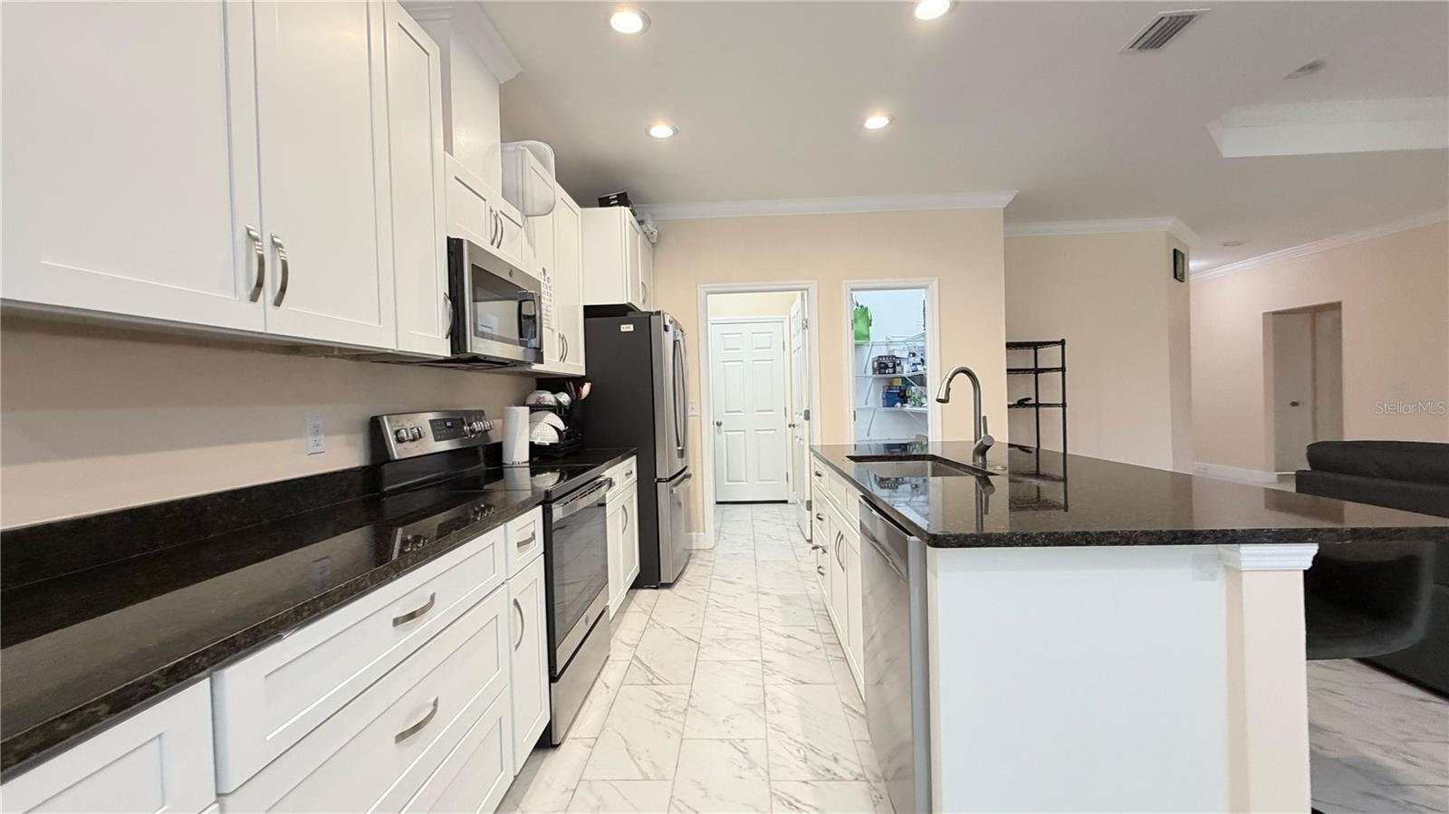 Image 16 of 43 For 25248 1st Avenue