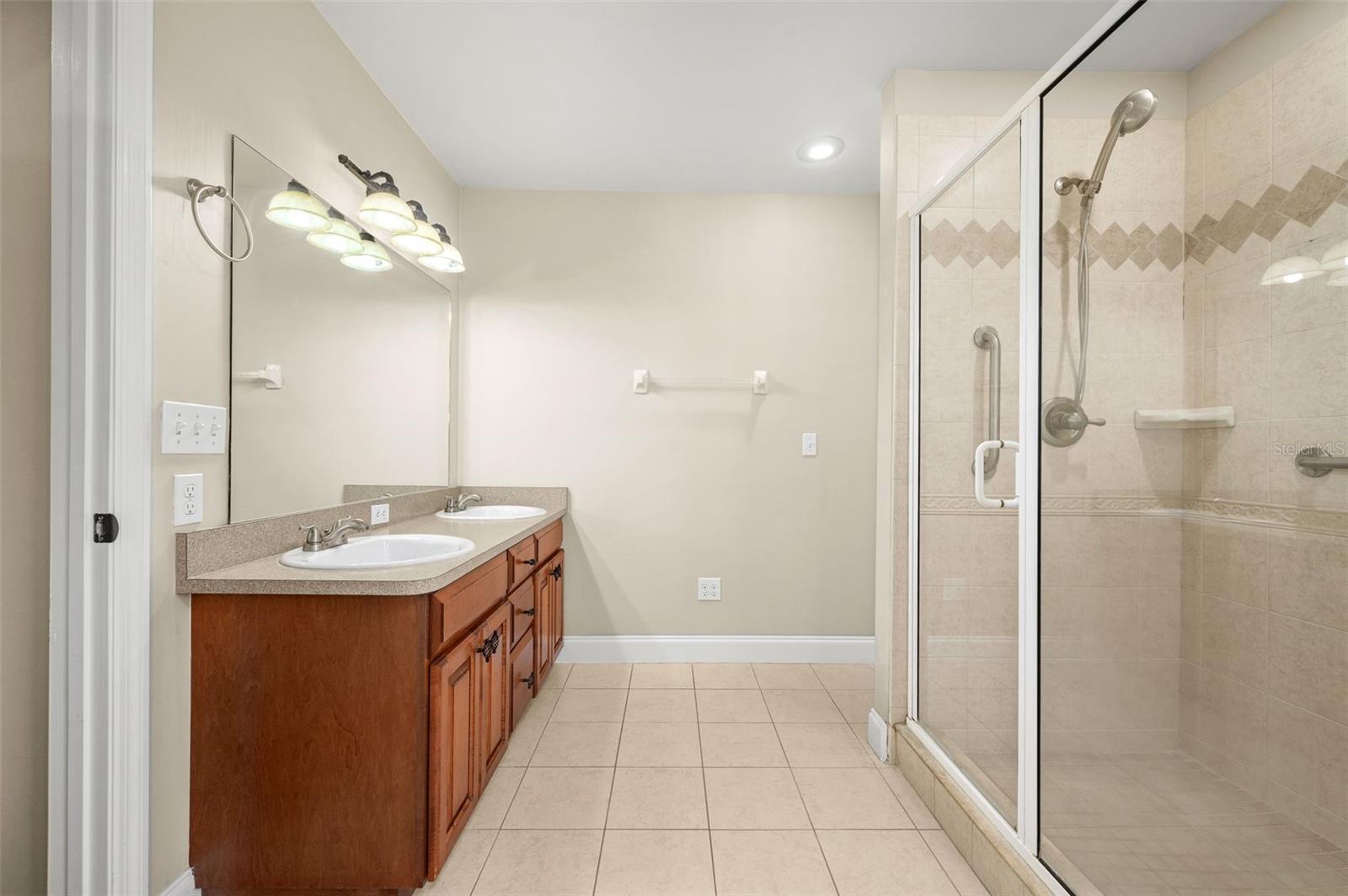 Image 28 of 56 For 25178 20th Avenue