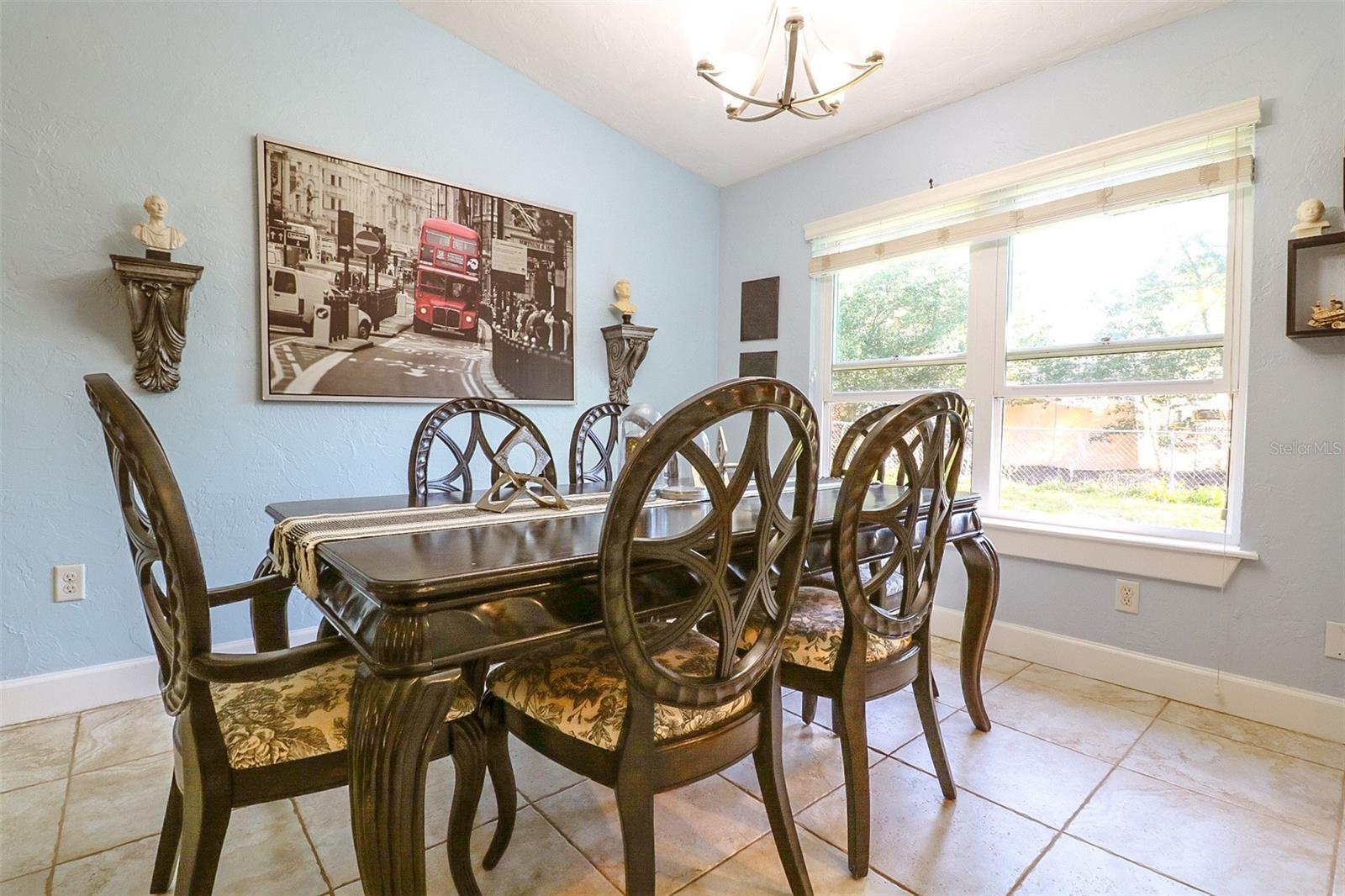 Image 4 of 15 For 1523 39th Terrace