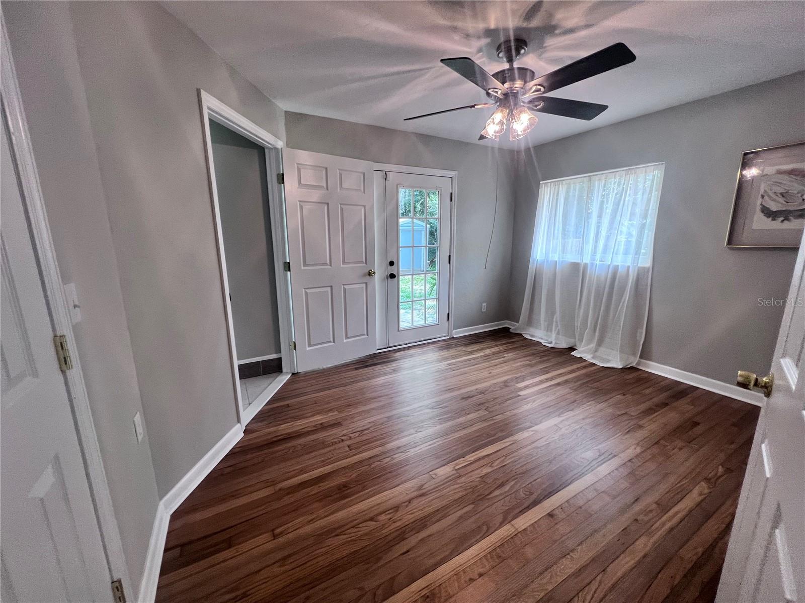 Image 5 of 18 For 3857 University Avenue