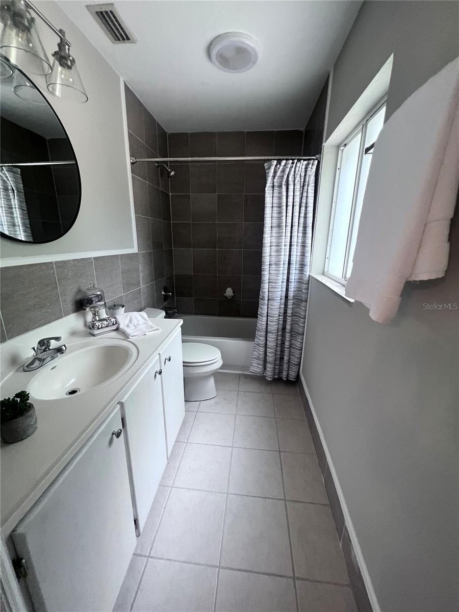 Image 8 of 18 For 3857 University Avenue