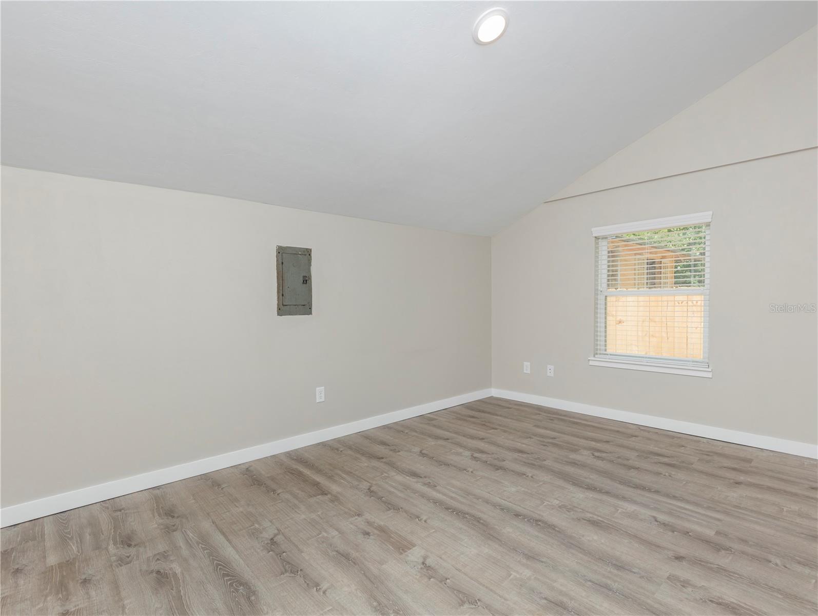 Image 20 of 30 For 221-223 9th Street