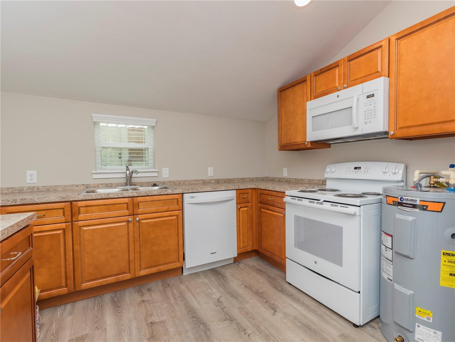 Image 29 of 30 For 221-223 9th Street