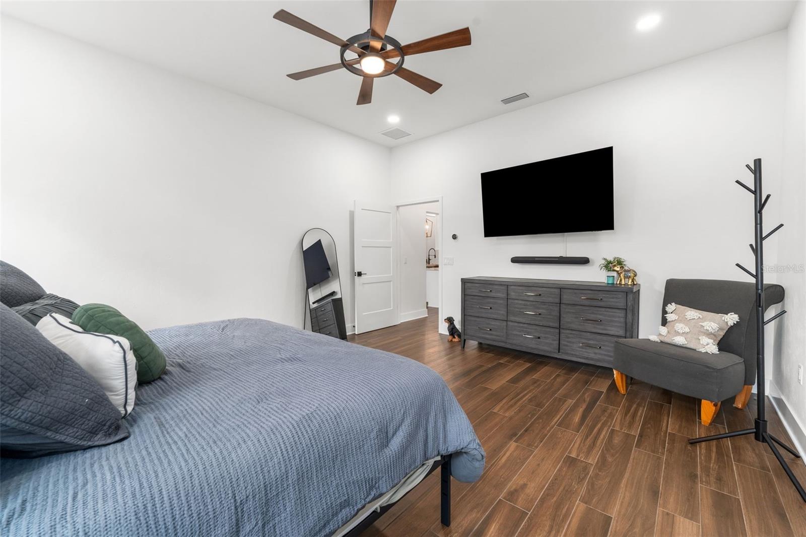 Image 23 of 44 For 3590 49th Drive