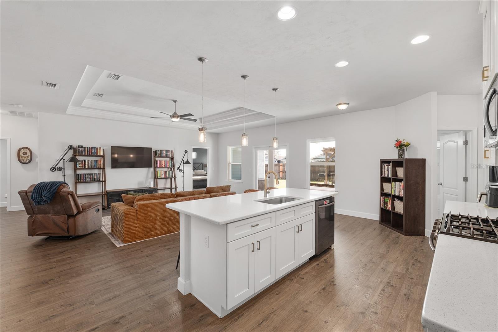 Image 20 of 85 For 22885 5th Place