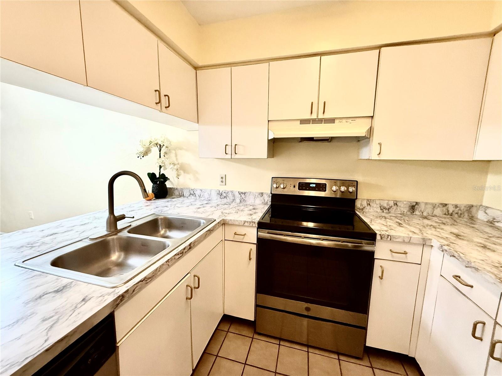 Image 6 of 25 For 2735 35th Place 1604