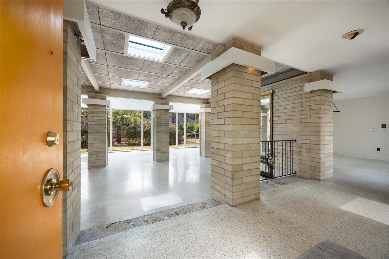 Image 15 of 83 For 2010 32nd Terrace