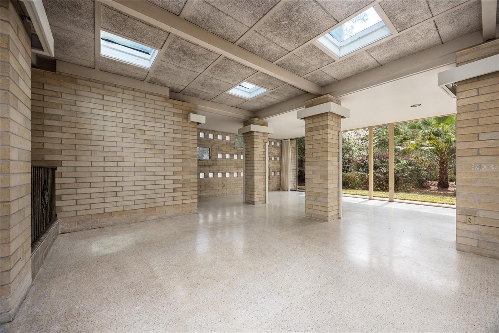 Image 18 of 83 For 2010 32nd Terrace