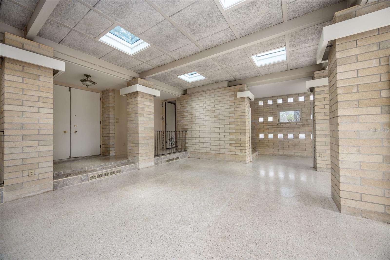 Image 19 of 83 For 2010 32nd Terrace