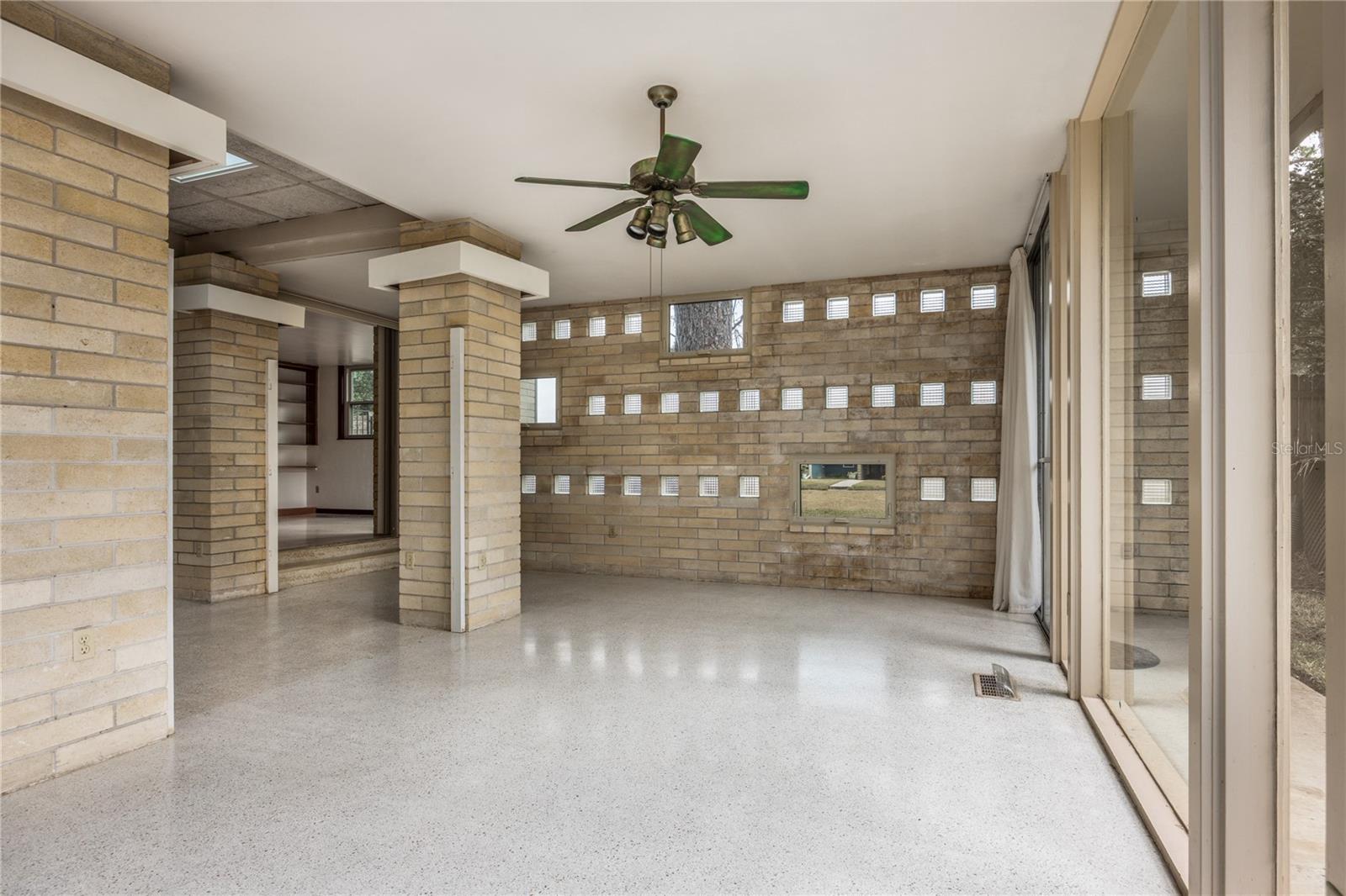 Image 22 of 83 For 2010 32nd Terrace