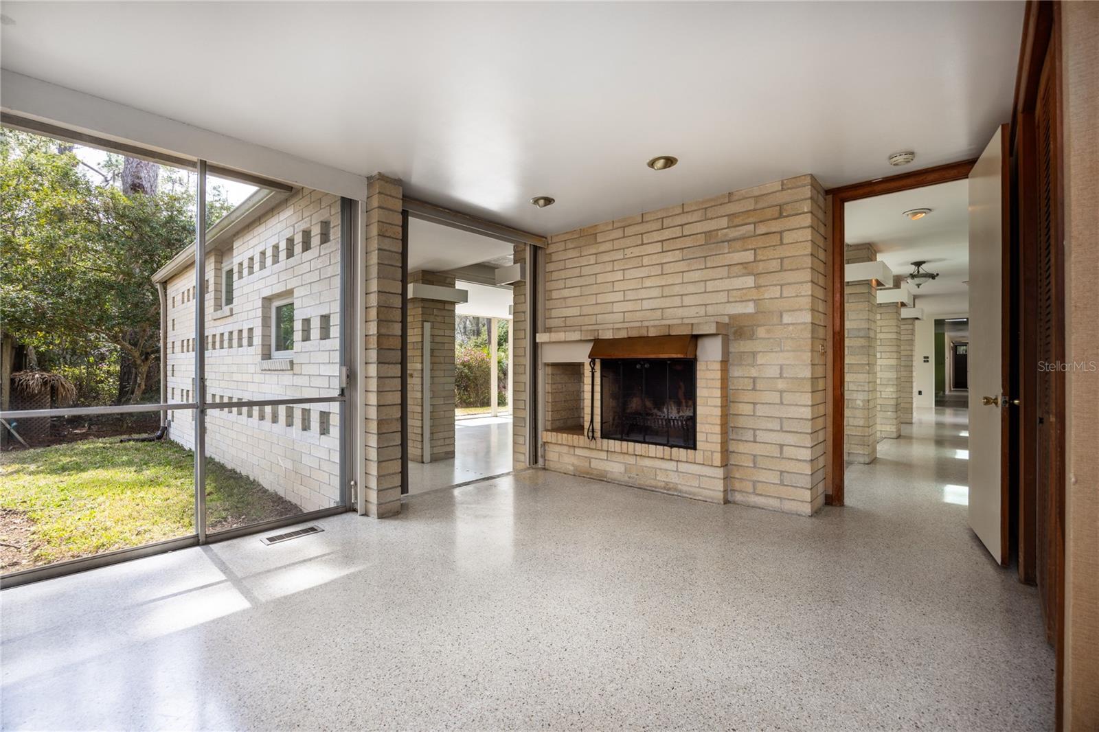 Image 32 of 83 For 2010 32nd Terrace