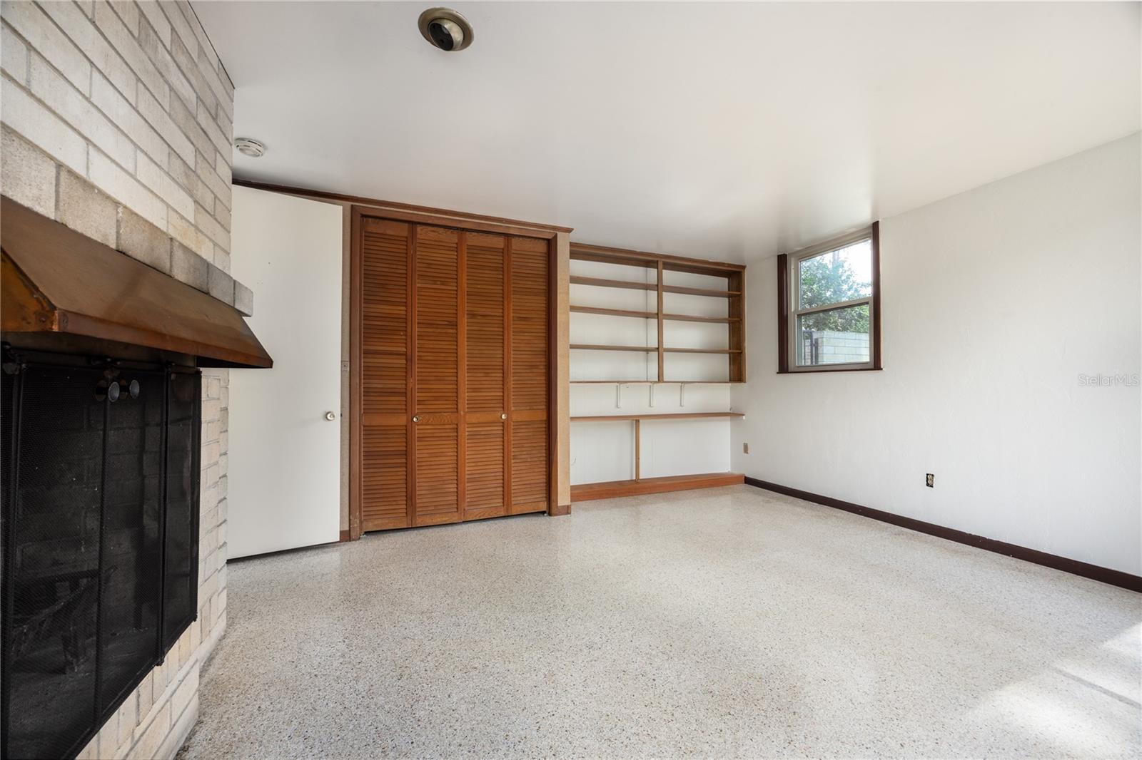 Image 33 of 83 For 2010 32nd Terrace