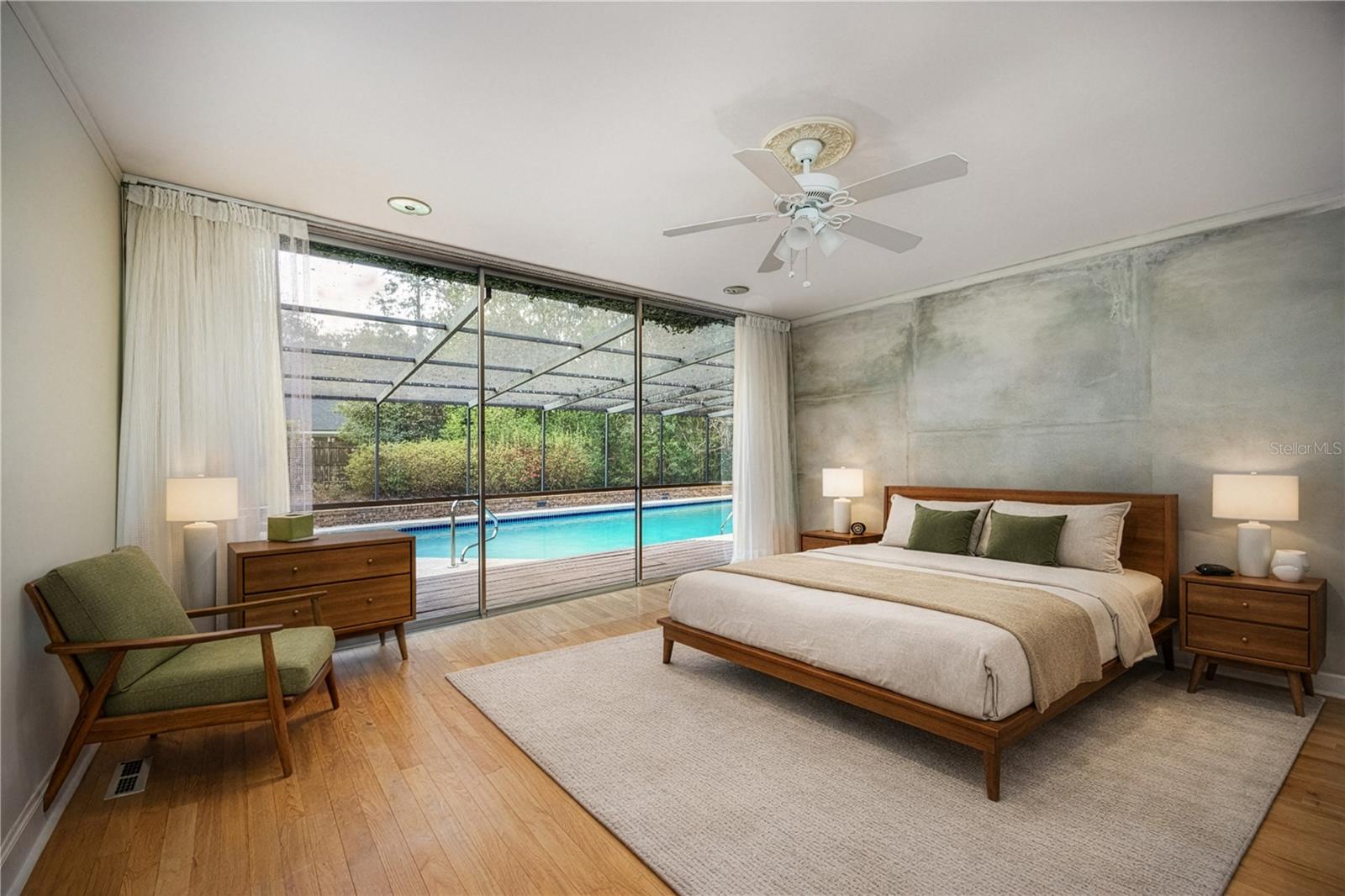 Image 4 of 83 For 2010 32nd Terrace